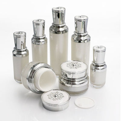 Set kemasan kosmetik dengan tutup sekrup Kemasan produk kosmetik 50ml 60ml 100ml 120ml