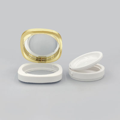 Kasus bubuk kompak yang dapat diisi ulang untuk penutup ringan hingga menengah dengan Dewy Finish